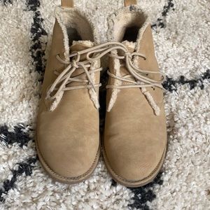 Beige boots